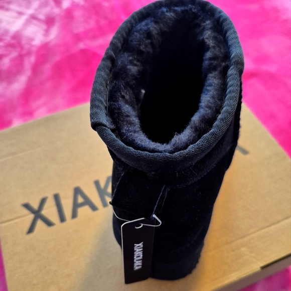 NEW Womens Suede Booties - Picture 2 of 3